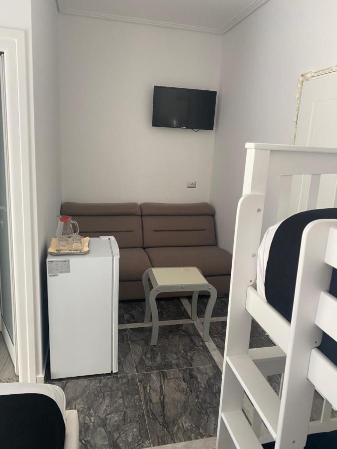 Vila Sinani Sarandë Exterior foto