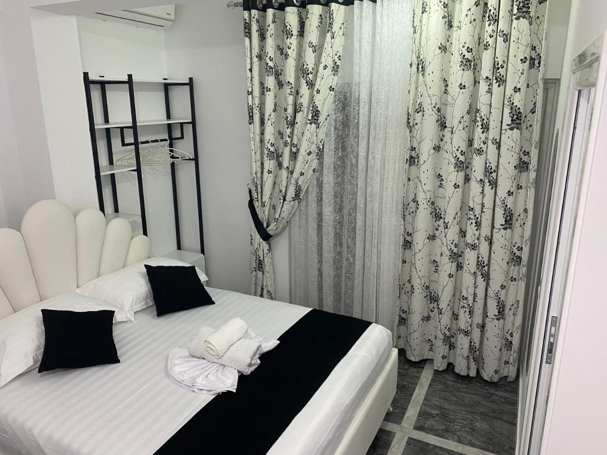 Vila Sinani Sarandë Exterior foto